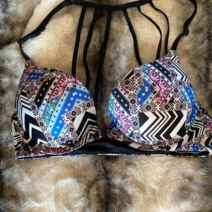 Victoria Secret Bombshell Bra 32A Front Closire